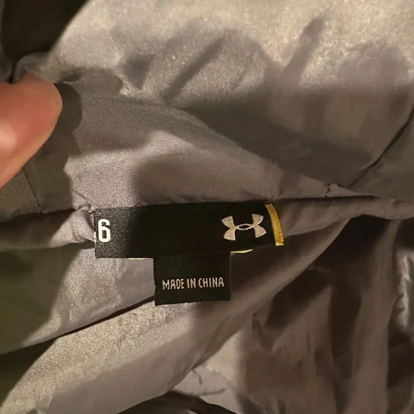 Boys Under Armour Hooded Winter Jacket size 6 A-3 - Picture 3 of 5